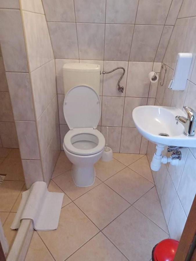 Pokoje Goscinne U Bronka Ciche Małe Exterior foto